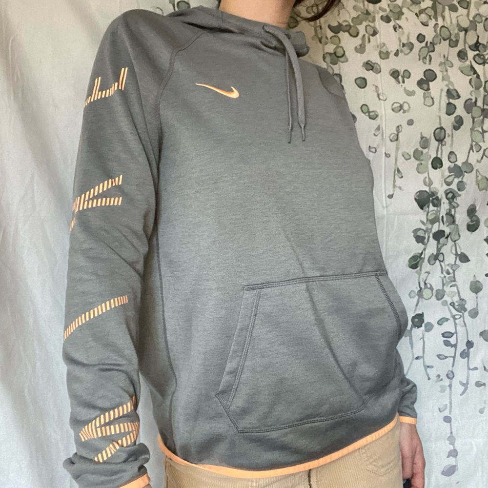 Nike Sweatshirt (women’s)